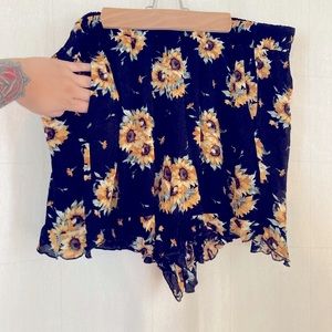 Torrid Sunflower Ruffle Hem Mid Short